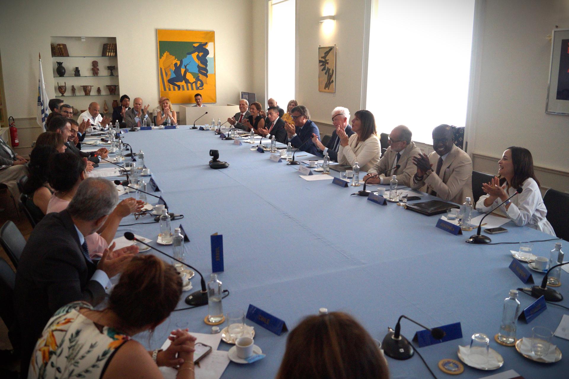 Consiglio Delegati IILA accoglie Lawrence Banks - IlGraffio - Monica Macchioni